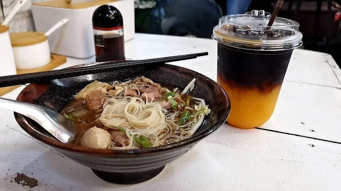 Beef Noodles Chatuchak Market Bangkok | 牛肉面 Street Food in Section 4 photo 2