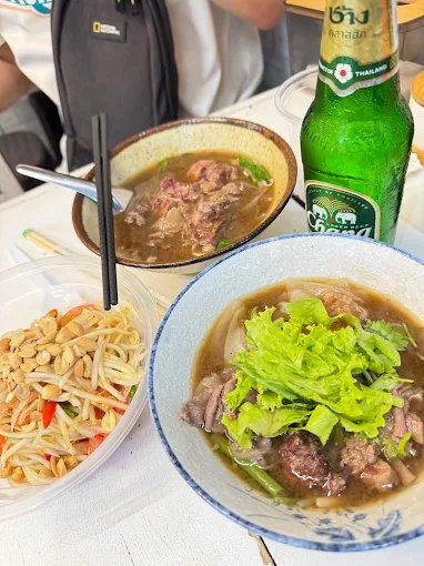 Beef Noodles Chatuchak Market Bangkok | 牛肉面 Street Food in Section 4 photo 3