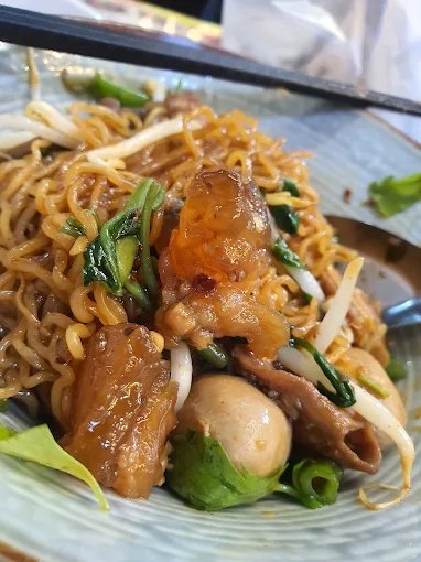 Beef Noodles Chatuchak Market Bangkok | 牛肉面 Street Food in Section 4 photo 6