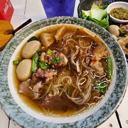 Beef Noodles Chatuchak Market Bangkok | 牛肉面 Street Food in Section 4 photo 7