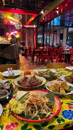 Jae Bank Isaan Bangkok | Bold Isaan Restaurant at EmSphere Phrom Phong photo 7