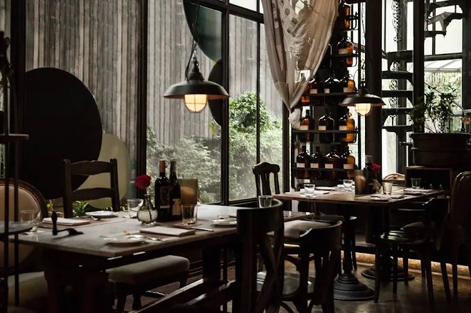 Karmakamet Diner Bangkok | Garden Restaurant on Sukhumvit Soi 24 photo 3