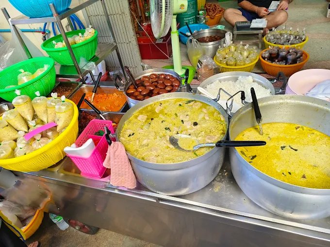 Khao Gaeng Jek Pui Bangkok | Legendary Chinatown Curry Rice on Mangkon Road photo 8