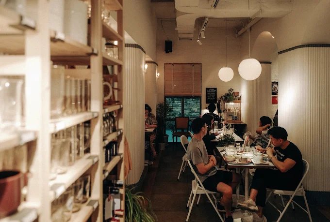Lon Lon Local Diner Bangkok | Modern Thai-Chinese Khao Tom Diner in Silom