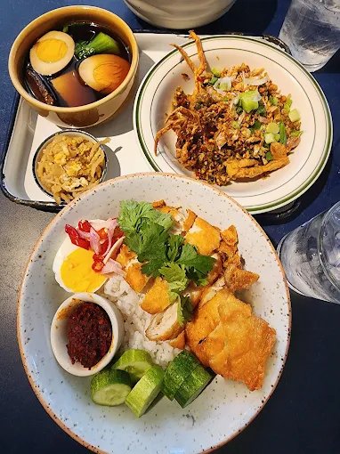 Lon Lon Local Diner Bangkok | Modern Thai-Chinese Khao Tom Diner in Silom photo 11