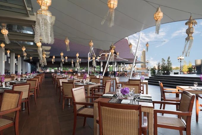 Riverside Terrace Anantara Bangkok | Riverside Buffet & Thai Show