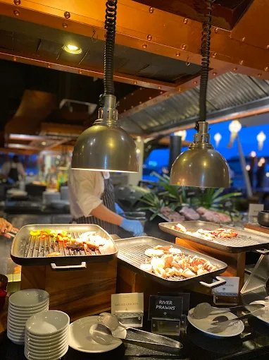 Riverside Terrace Anantara Bangkok | Riverside Buffet & Thai Show photo 4