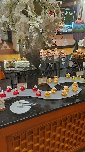 Riverside Terrace Anantara Bangkok | Riverside Buffet & Thai Show photo 6