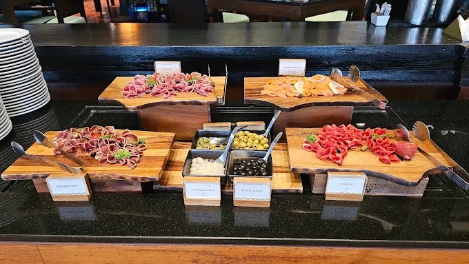 Riverside Terrace Anantara Bangkok | Riverside Buffet & Thai Show photo 8
