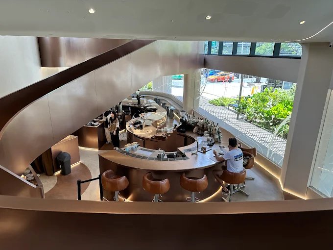Rolling Roasters Ekkamai Bangkok | Specialty Coffee Roaster at The Earth Ekkamai photo 2