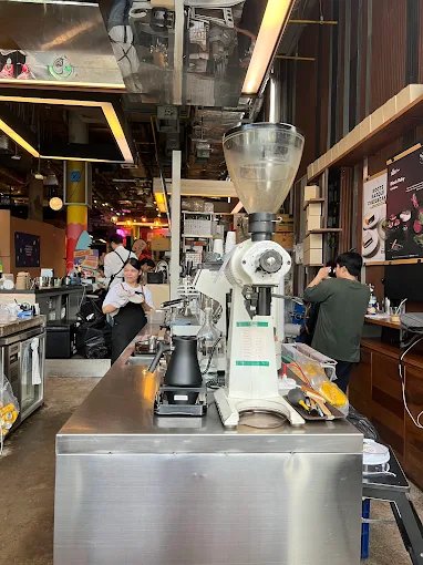 Roots The Commons Thonglor Bangkok | Thai Specialty Coffee in Thong Lo photo 2
