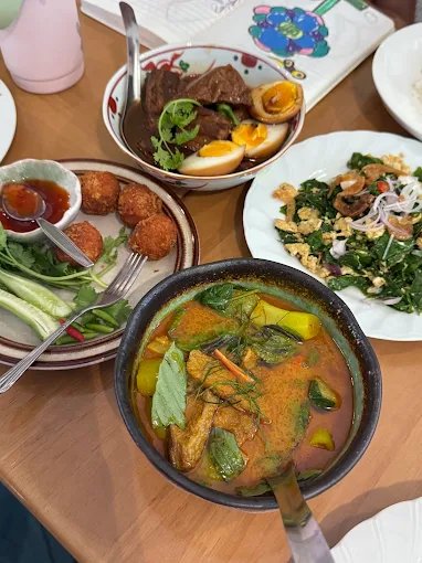 Simmer by Praha Singha Complex Bangkok | Homemade Thai Restaurant Near MRT Phetchaburi photo 4