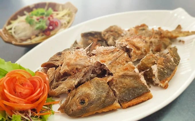 Tek Heng Bangkok | Historic Mee Krob Jeen Lee Restaurant in Talat Phlu photo 2