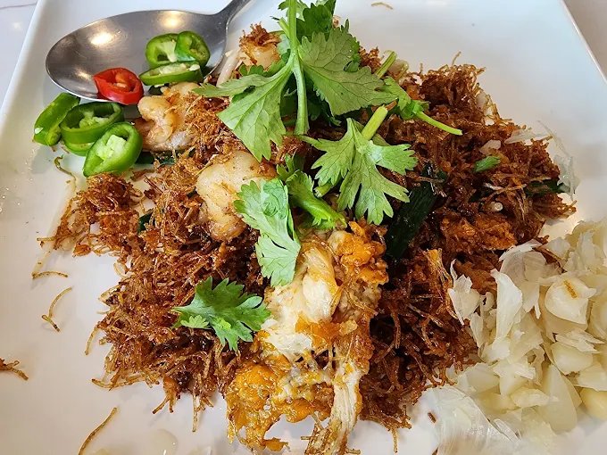 Tek Heng Bangkok | Historic Mee Krob Jeen Lee Restaurant in Talat Phlu photo 3