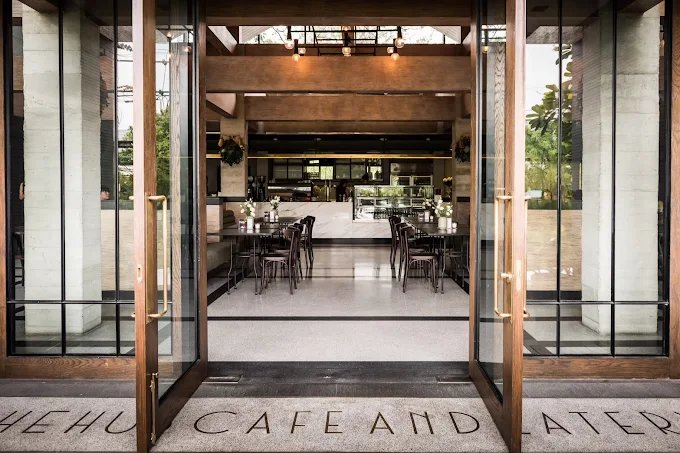 The Hub Cafe and Eatery Bangkok | Garden Cafe & Thai-Fusion Dining in Suan Luang — Cafés & Coffee in Bangkok