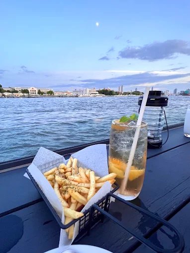 Theatre Riverside Restaurant Bangkok | Thai-European Riverside Dining in Bangkok Noi photo 6
