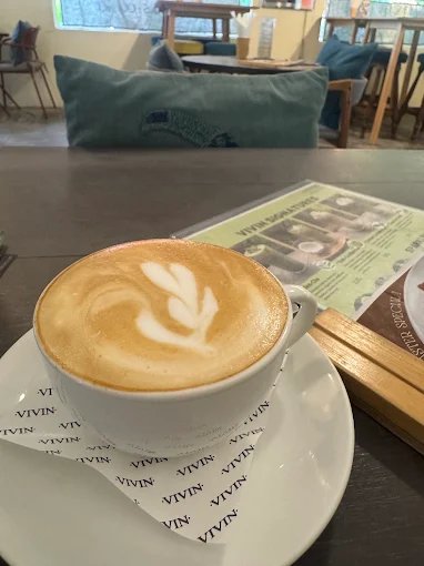 VIVIN Asok Bangkok | Organic Cafe Grocery Bistro on Sukhumvit 19 photo 2