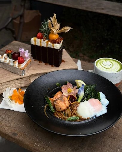 Wallflowers Cafe Bangkok | Floral Vintage Cafe & Rooftop Bar on Soi Nana photo 6