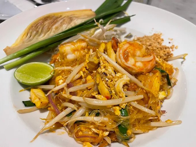 White Flower Factory Siam Square One | Thai Food, Cakes & Cafe in Bangkok photo 11