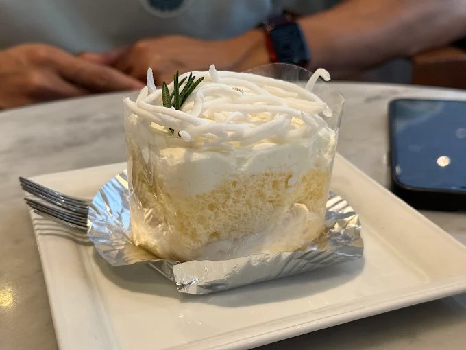 White Flower Factory Siam Square One | Thai Food, Cakes & Cafe in Bangkok photo 2
