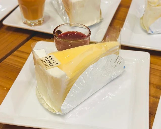 White Flower Factory Siam Square One | Thai Food, Cakes & Cafe in Bangkok photo 8